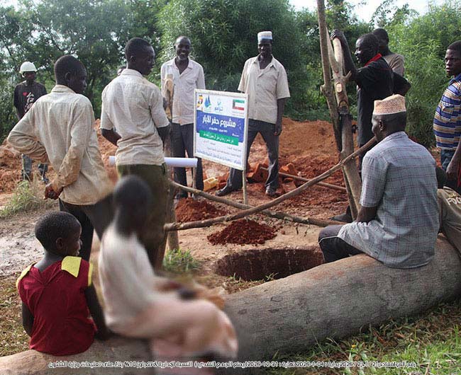 صورة مشروع حفر بئر في أوغندا باسم / إهداء لجيش الكويت المخلصين